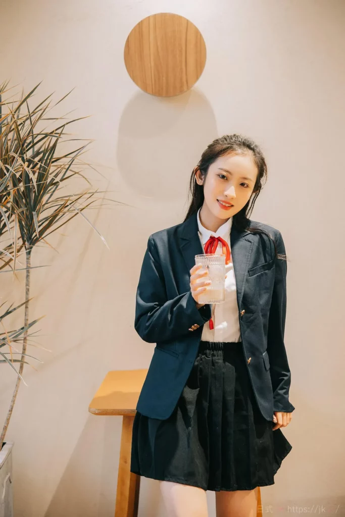 眼里是阳光，笑里是坦荡