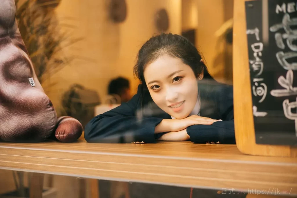 眼里是阳光，笑里是坦荡