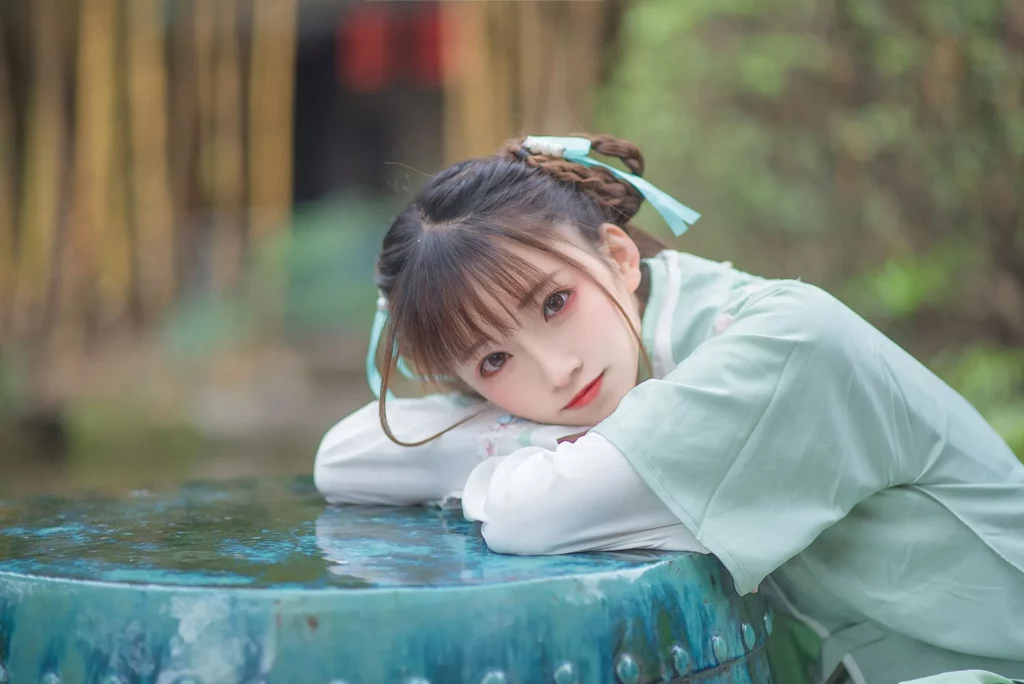 娉娉袅袅十三余，豆蔻年华二月初