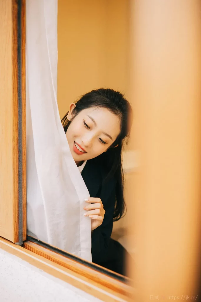 眼里是阳光，笑里是坦荡