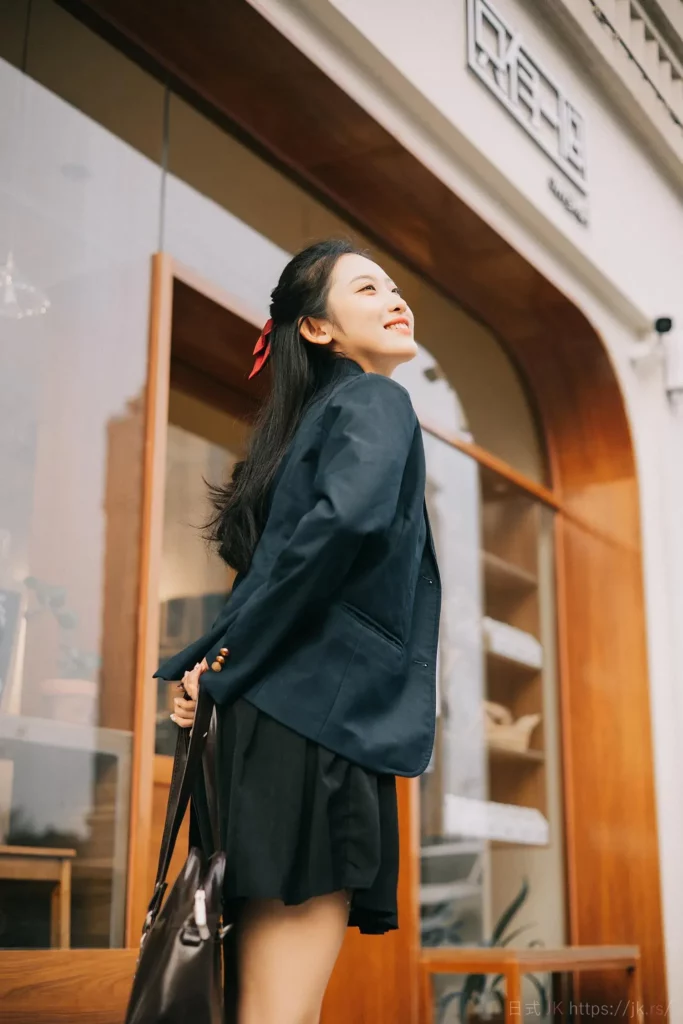 眼里是阳光，笑里是坦荡