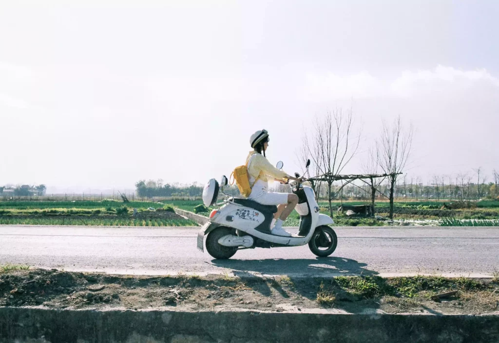 不用看日月，你就是星辰。