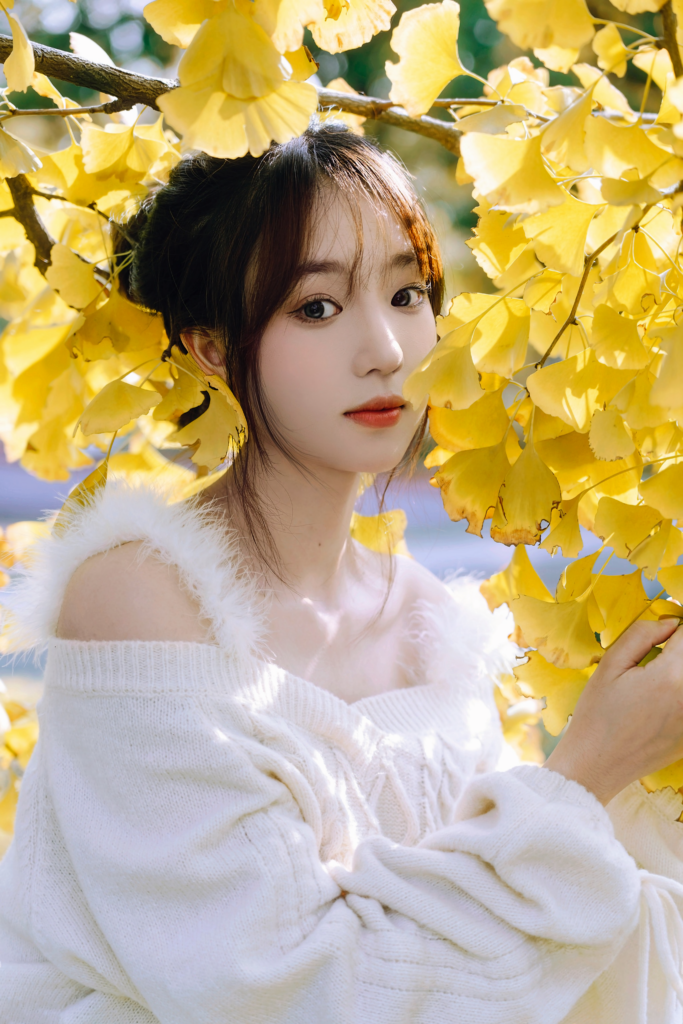 秋天的风，都是从往年吹来的。