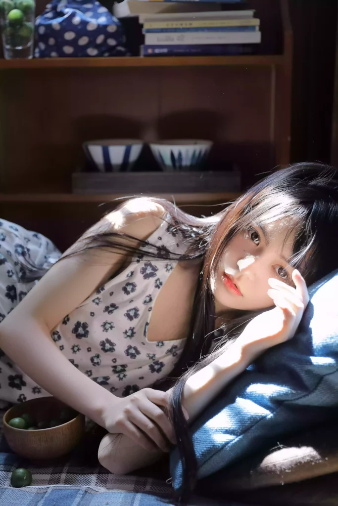 我的肩上是风，风上是闪烁的星群。