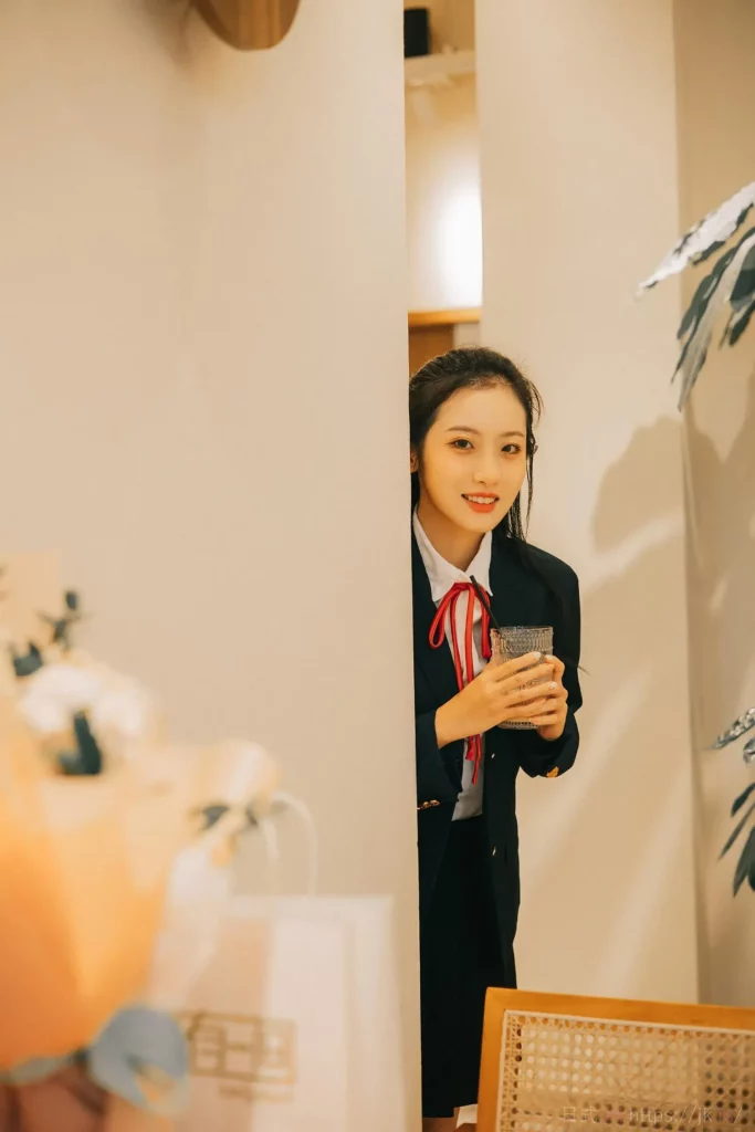 眼里是阳光，笑里是坦荡