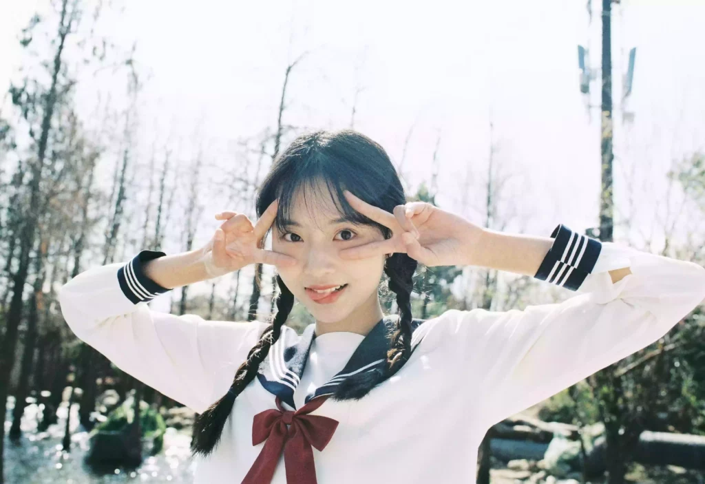 不用看日月，你就是星辰。