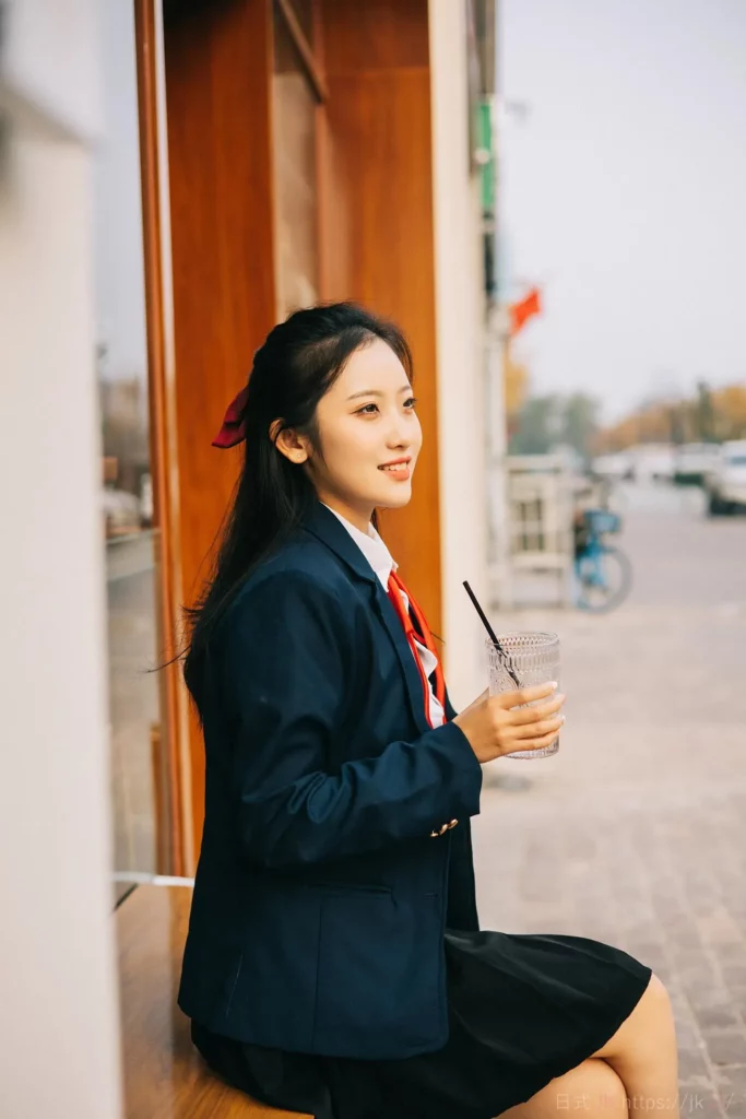 眼里是阳光，笑里是坦荡