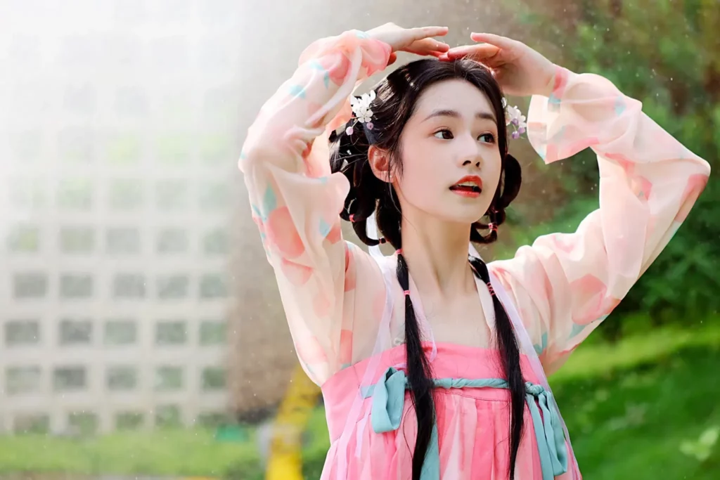 灼灼桃花，三千繁华，却似人间只有一个她