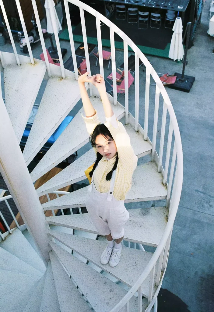 不用看日月，你就是星辰。