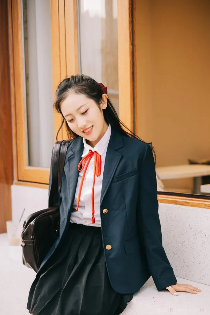 眼里是阳光，笑里是坦荡