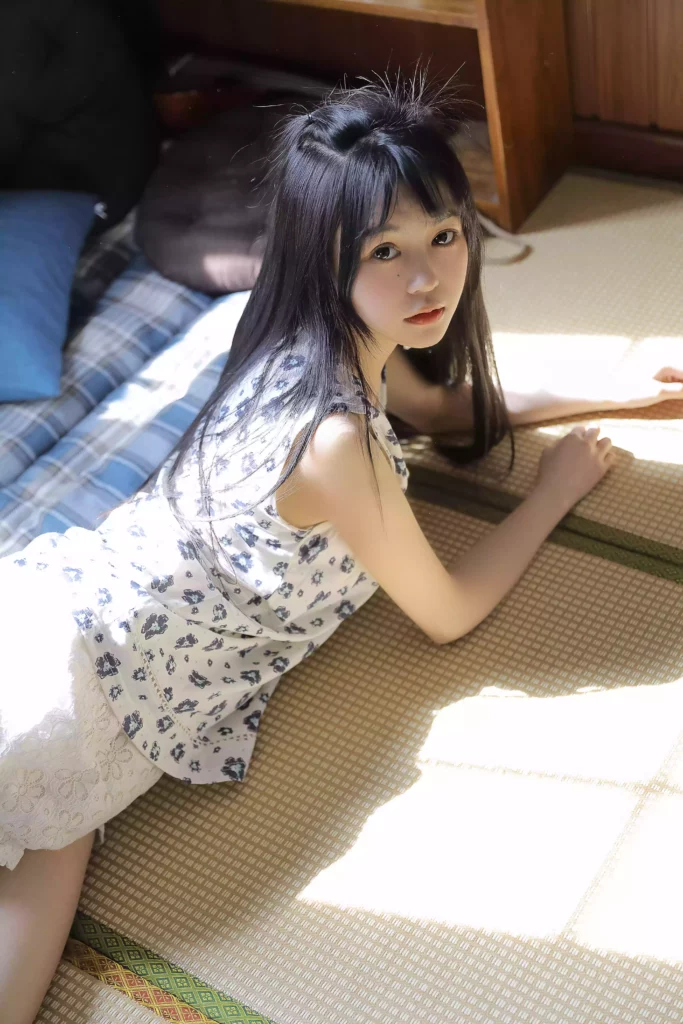 我的肩上是风，风上是闪烁的星群。