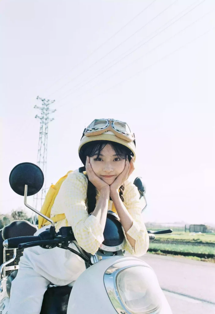 不用看日月，你就是星辰。