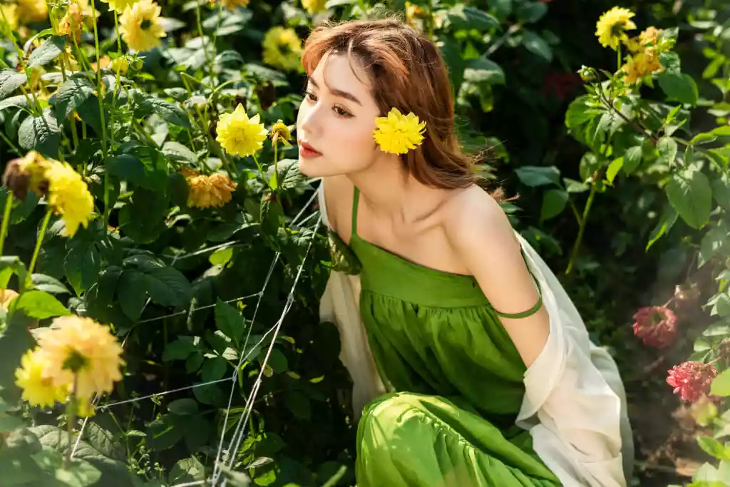 世间情动 是盛夏白瓷梅子汤 碎冰碰壁当啷响