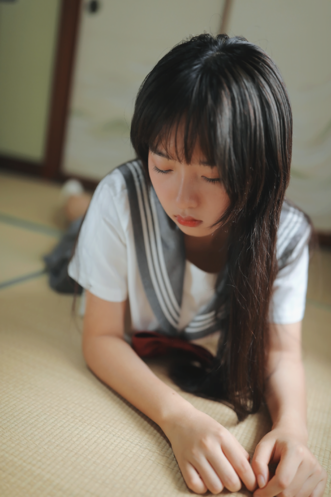 你要成为光呀，才能和那个与你相逢的人相互照亮。