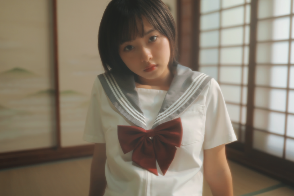 你要成为光呀，才能和那个与你相逢的人相互照亮。