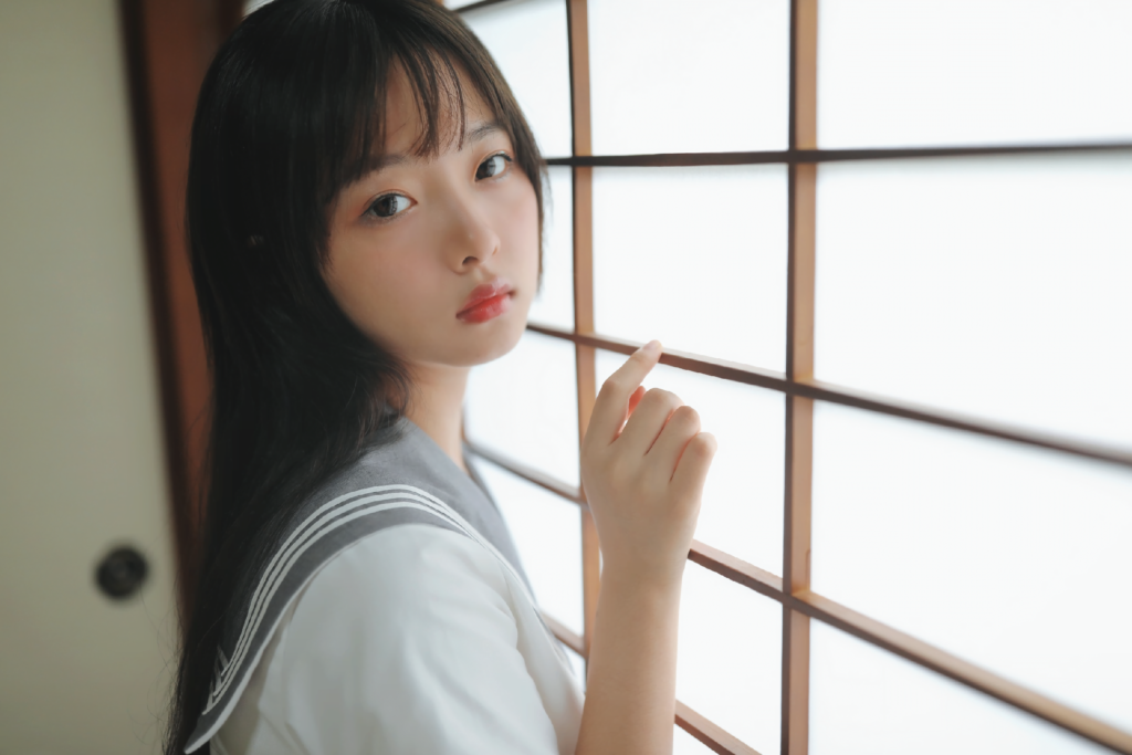 你要成为光呀，才能和那个与你相逢的人相互照亮。