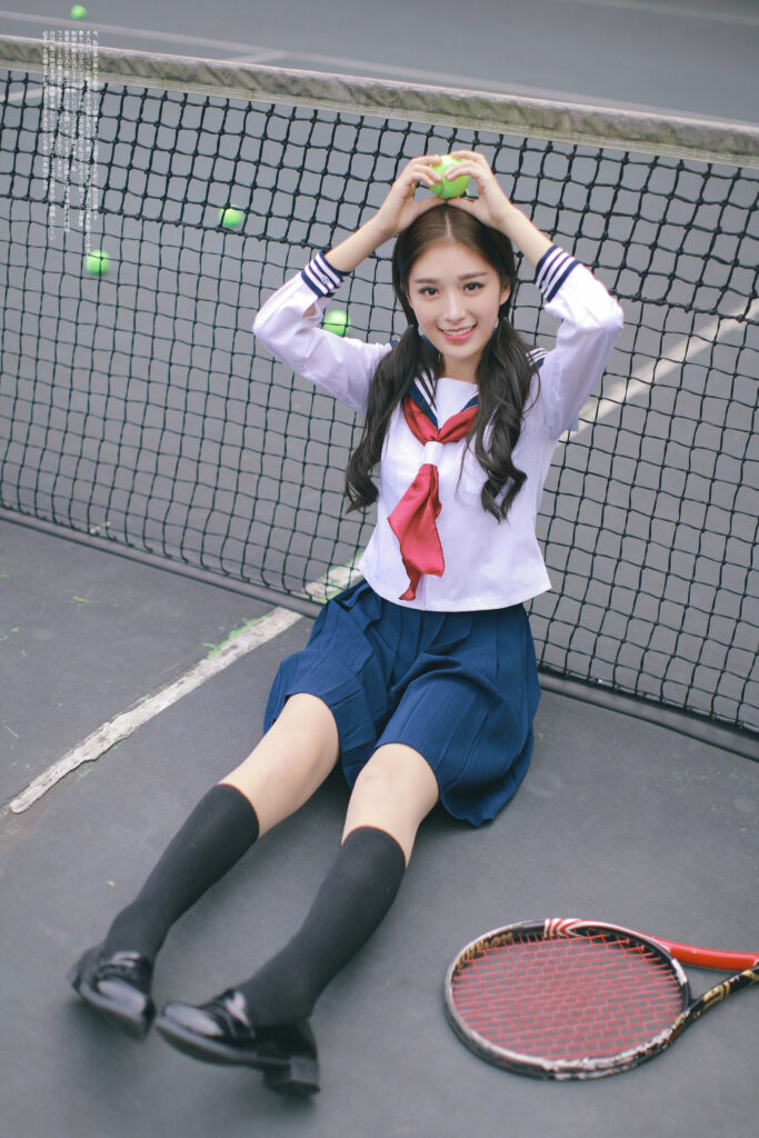 你追逐这世界，我追逐你背影。