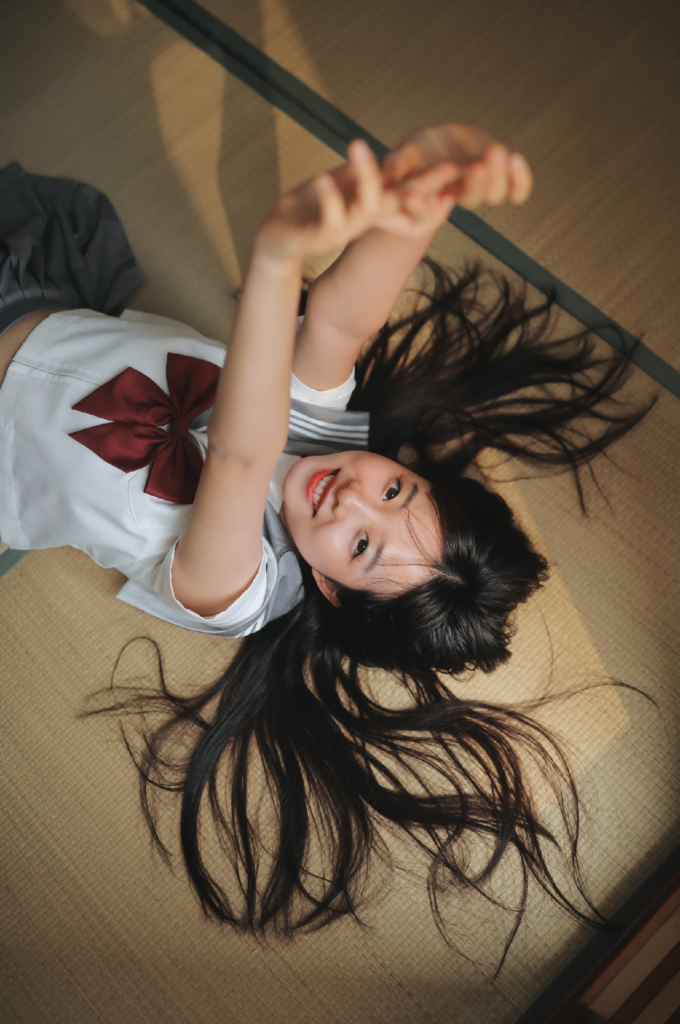 你要成为光呀，才能和那个与你相逢的人相互照亮。