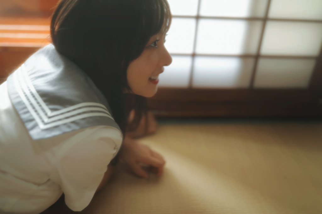 你要成为光呀，才能和那个与你相逢的人相互照亮。