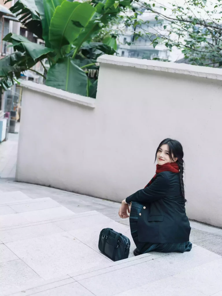 夕阳总会落在你身上，你也会快乐一场。