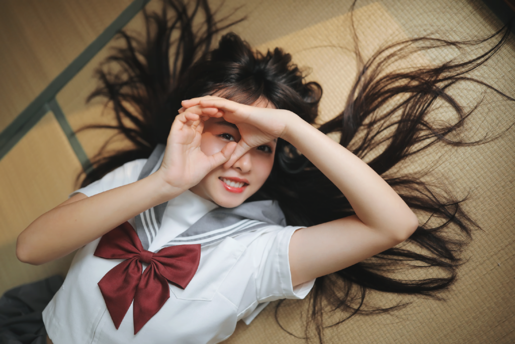 你要成为光呀，才能和那个与你相逢的人相互照亮。