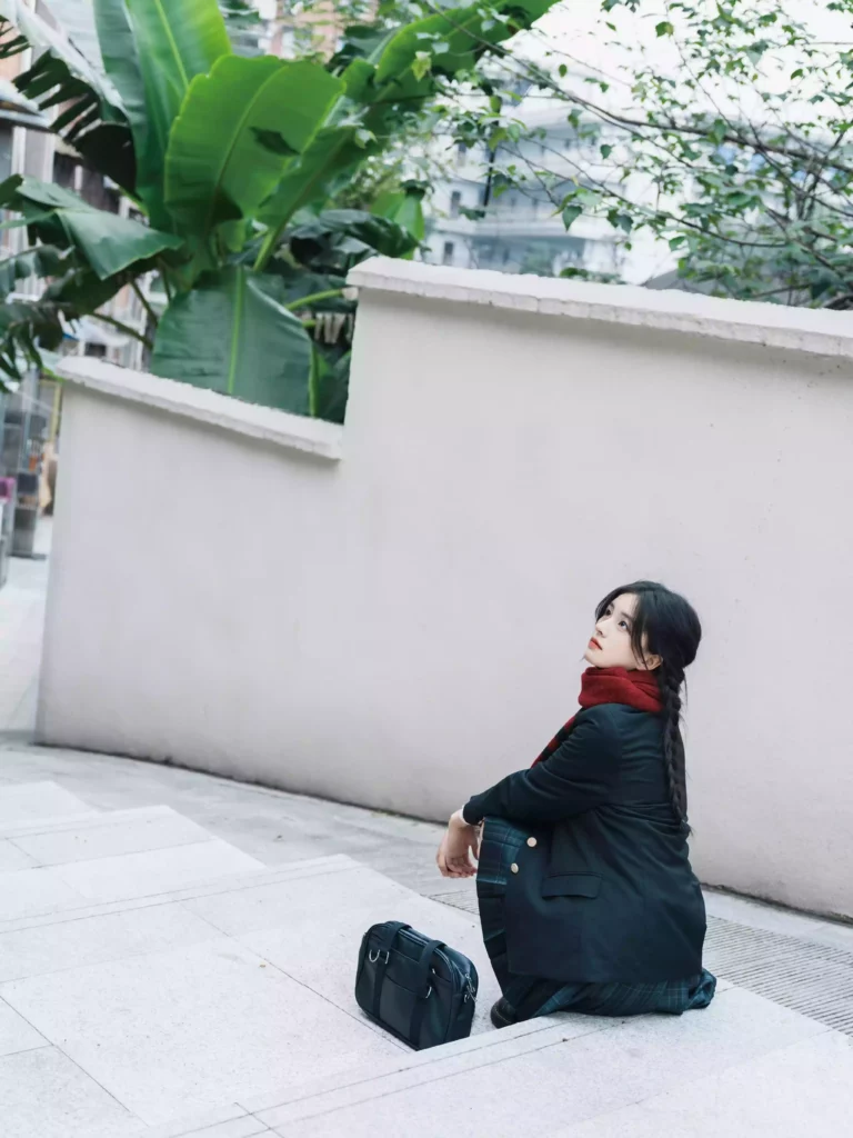 夕阳总会落在你身上，你也会快乐一场。