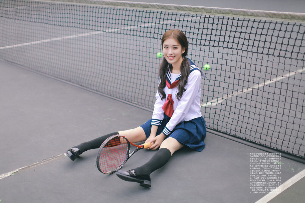 你追逐这世界，我追逐你背影。