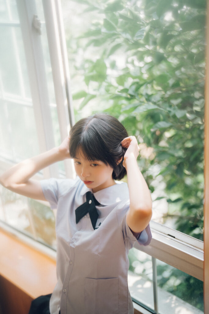 你要成为光呀，才能和那个与你相逢的人相互照亮。