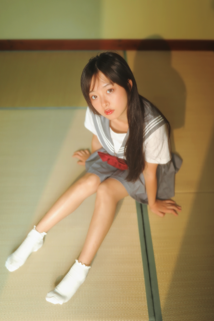 你要成为光呀，才能和那个与你相逢的人相互照亮。