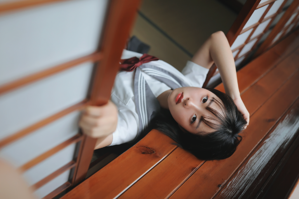 你要成为光呀，才能和那个与你相逢的人相互照亮。