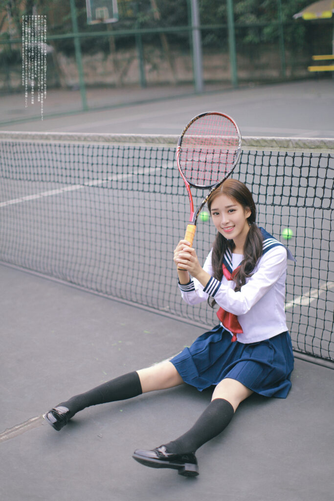 你追逐这世界，我追逐你背影。