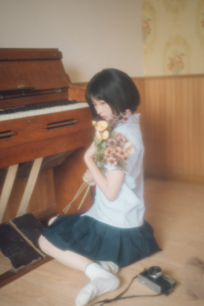 你要成为光呀，才能和那个与你相逢的人相互照亮。