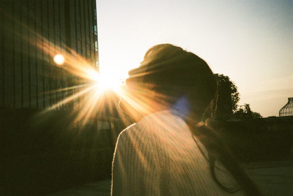 直到遇见你那一刻，我的星河才亮了起来.