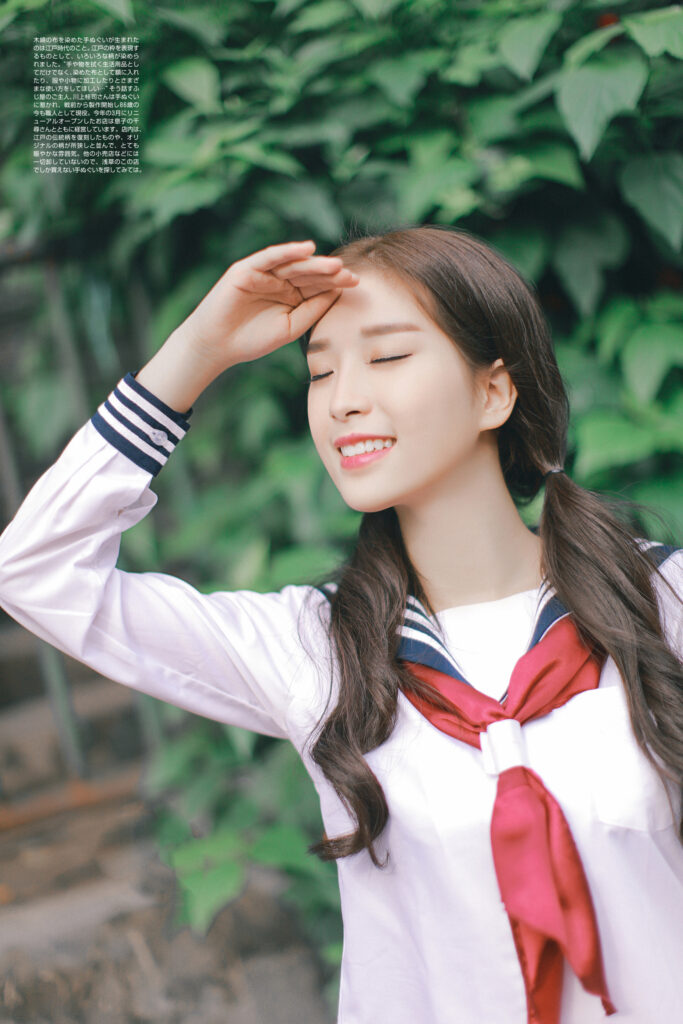 你追逐这世界，我追逐你背影。