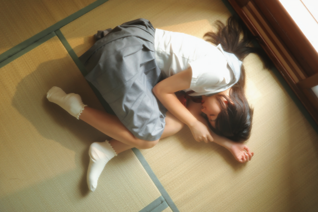 你要成为光呀，才能和那个与你相逢的人相互照亮。