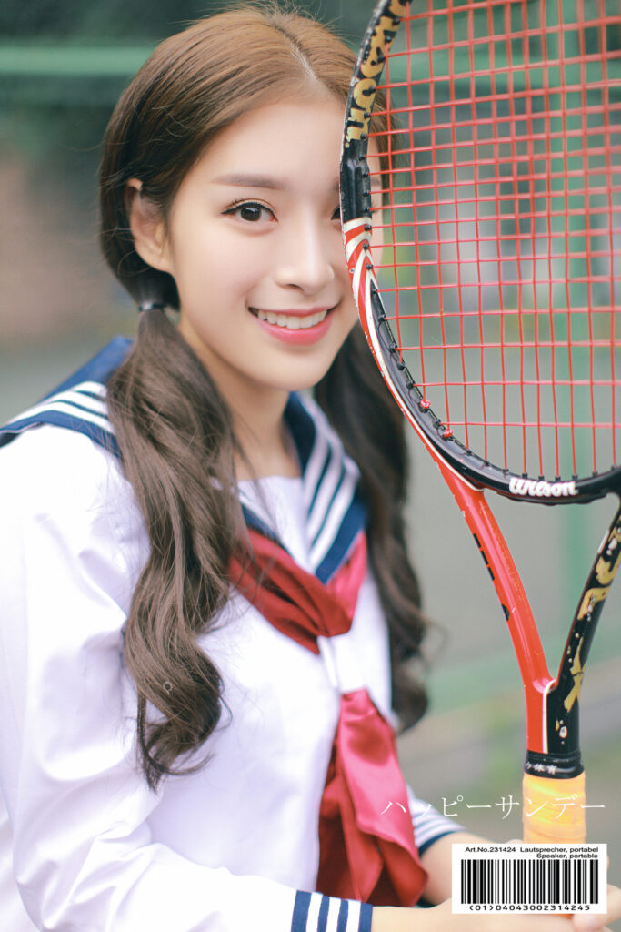 你追逐这世界，我追逐你背影。