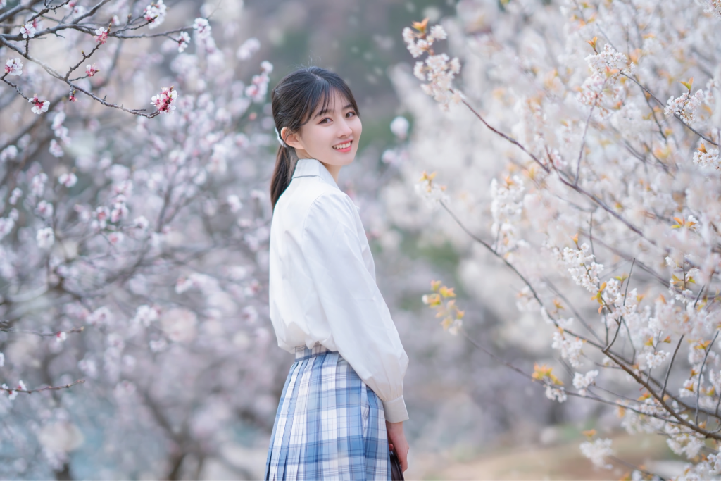 我贪恋的人间烟火，不偏不倚，全都是你。