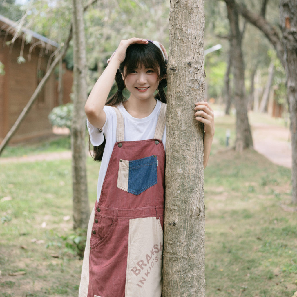 总有一阵风会吹过我再吹过你，总有一个瞬间我们的距离是零。