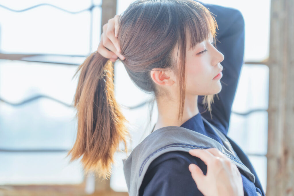 天涯万一见温柔。瘦应为此瘦，羞亦为即羞。