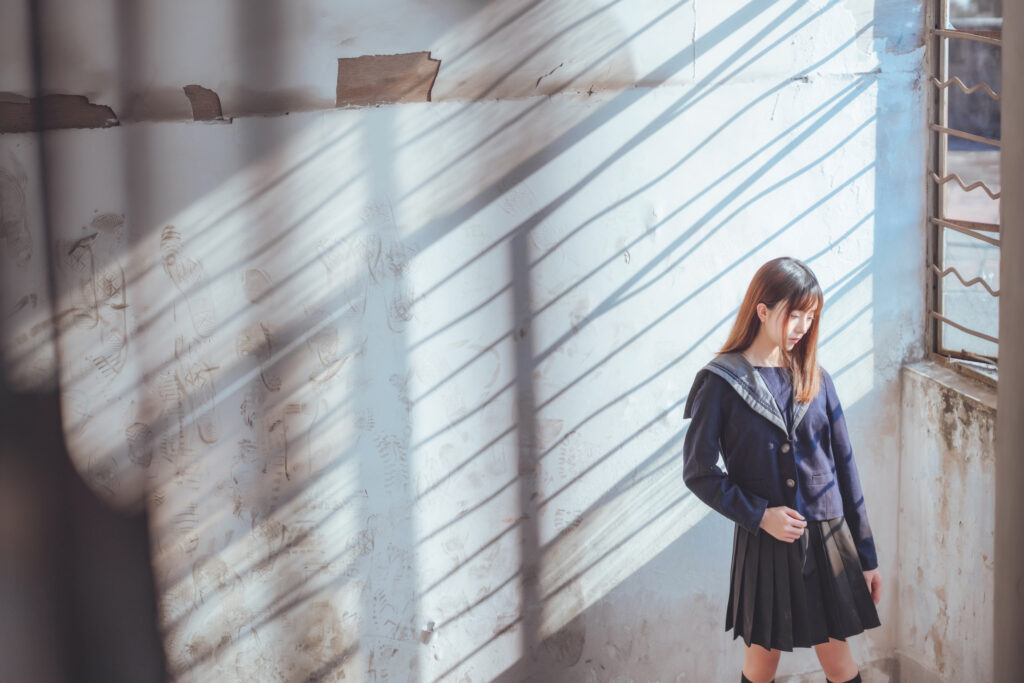 天涯万一见温柔。瘦应为此瘦，羞亦为即羞。