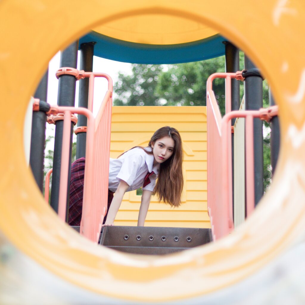 天涯地角有穷时，只有相思无尽处。