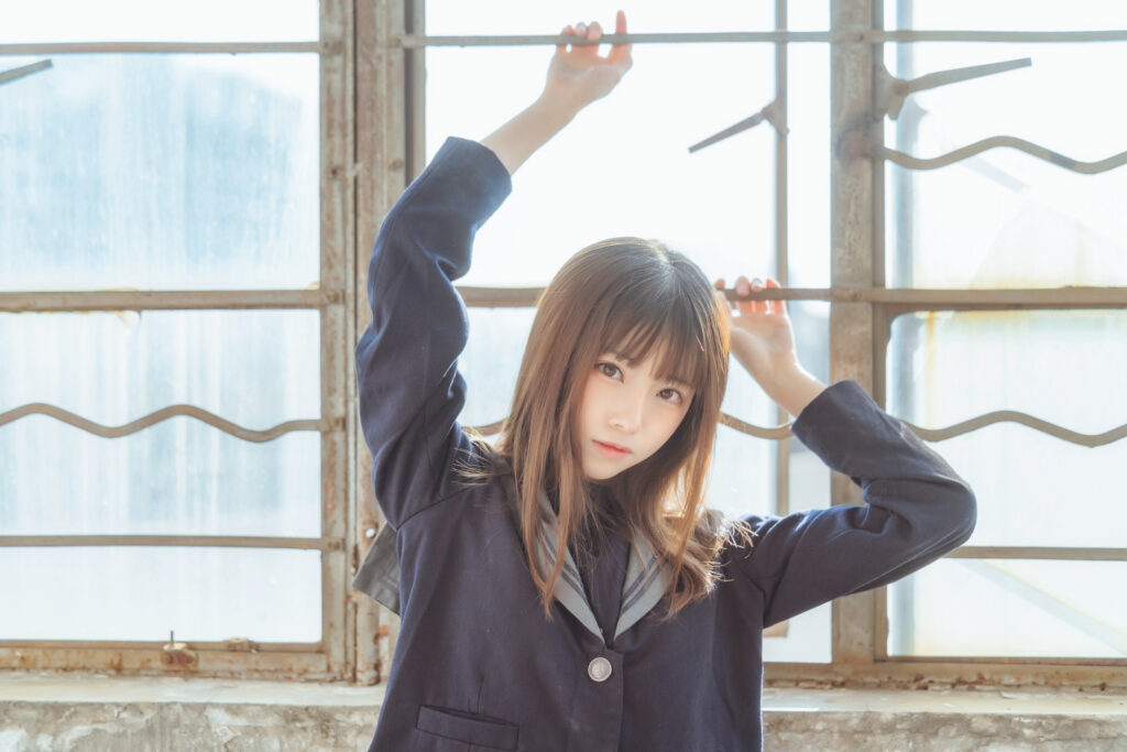 天涯万一见温柔。瘦应为此瘦，羞亦为即羞。