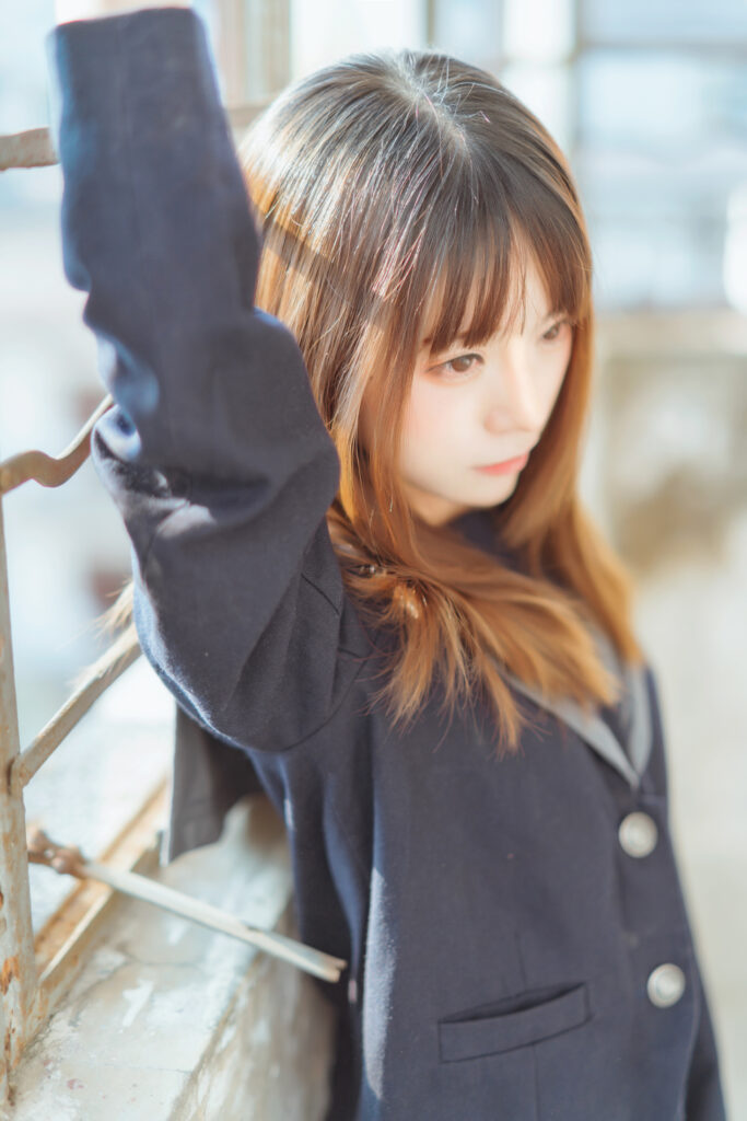 天涯万一见温柔。瘦应为此瘦，羞亦为即羞。