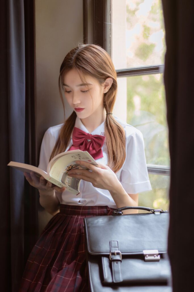 天涯地角有穷时，只有相思无尽处。