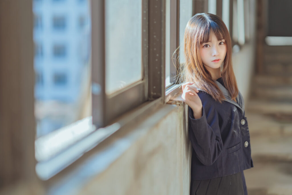 天涯万一见温柔。瘦应为此瘦，羞亦为即羞。