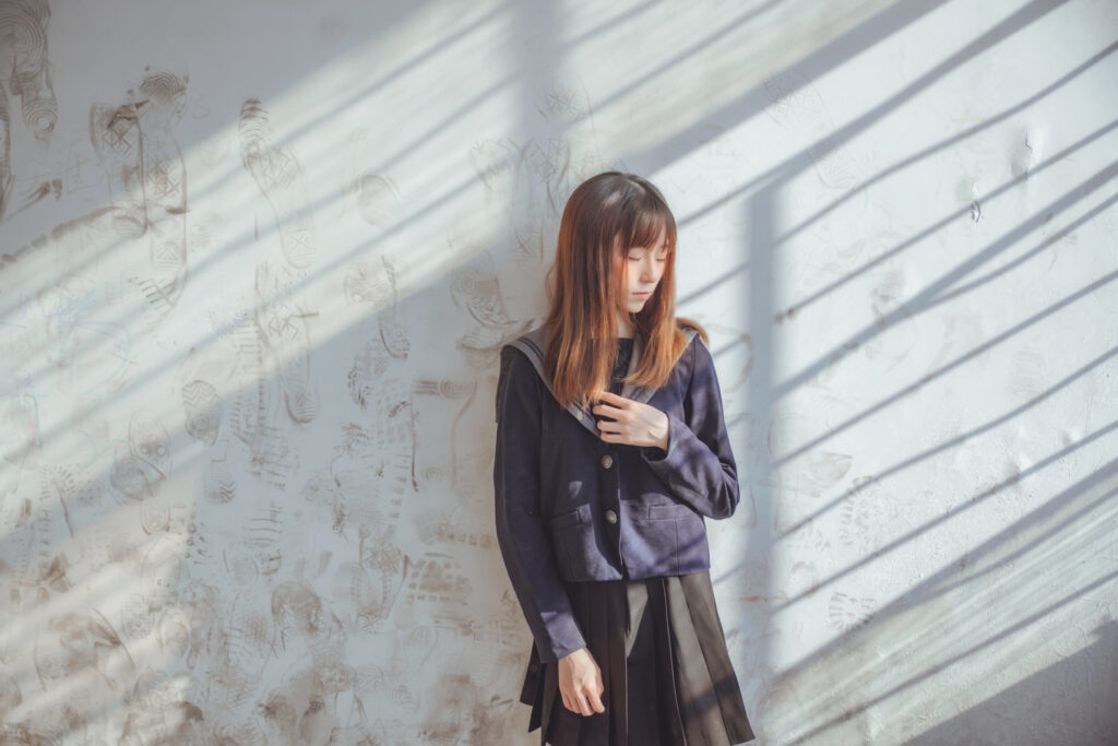 天涯万一见温柔。瘦应为此瘦，羞亦为即羞。