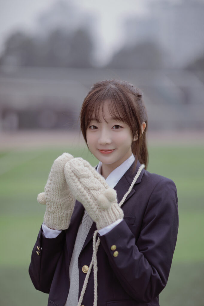 世界很烦，但你要很可爱。