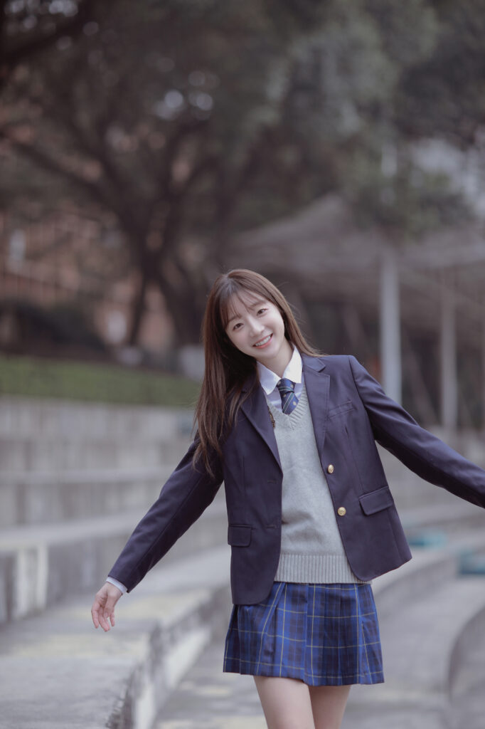 世界很烦，但你要很可爱。