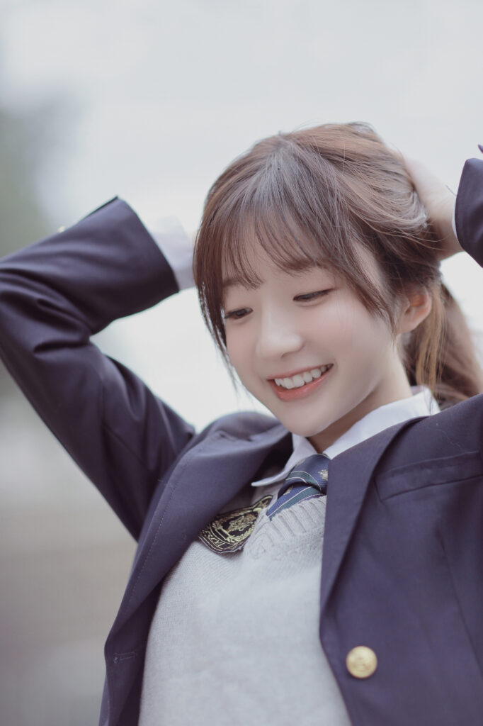 世界很烦，但你要很可爱。